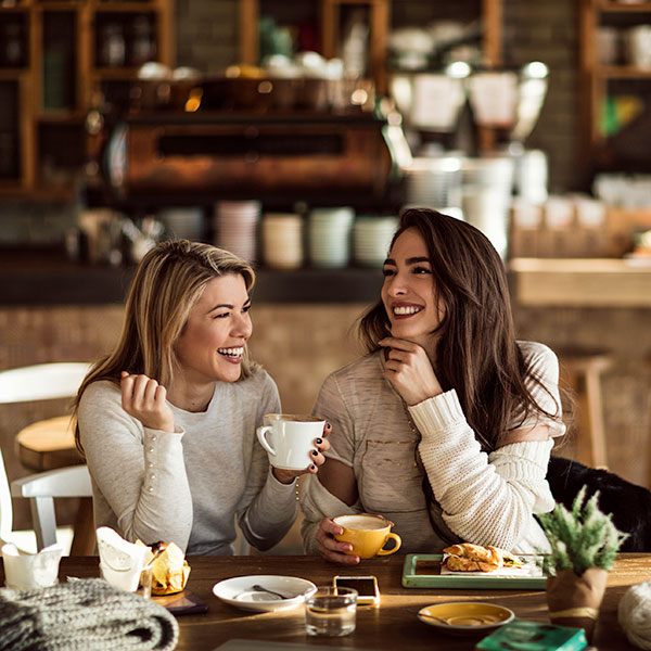 women having breakfast